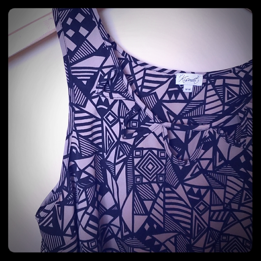 ⛱3/$20 Kismet Sleeveless Printed Top